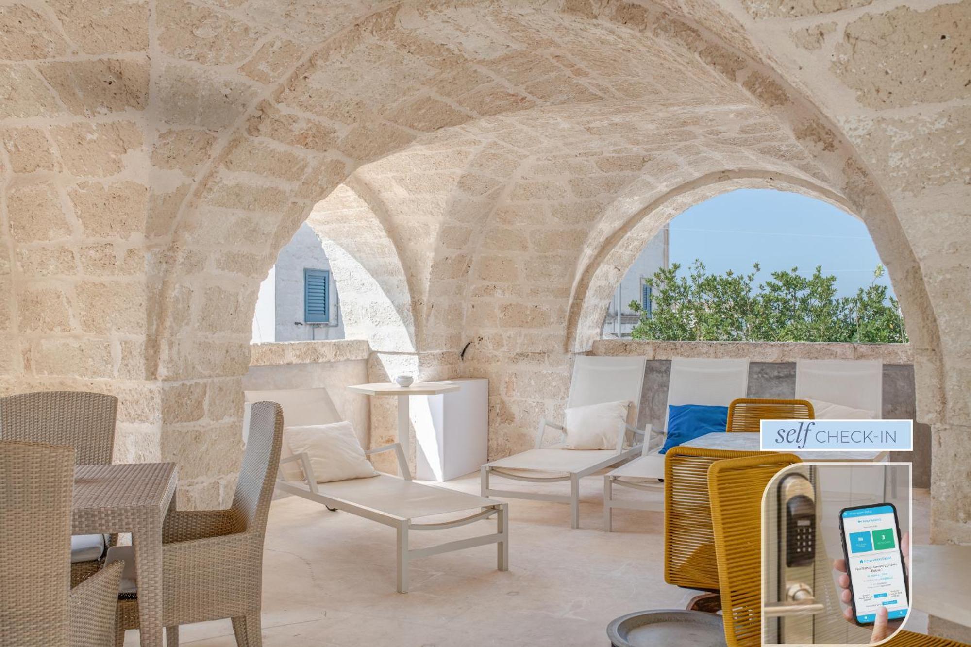 Vico Bianco Raro Smart Rooms Collection Ostuni Buitenkant foto